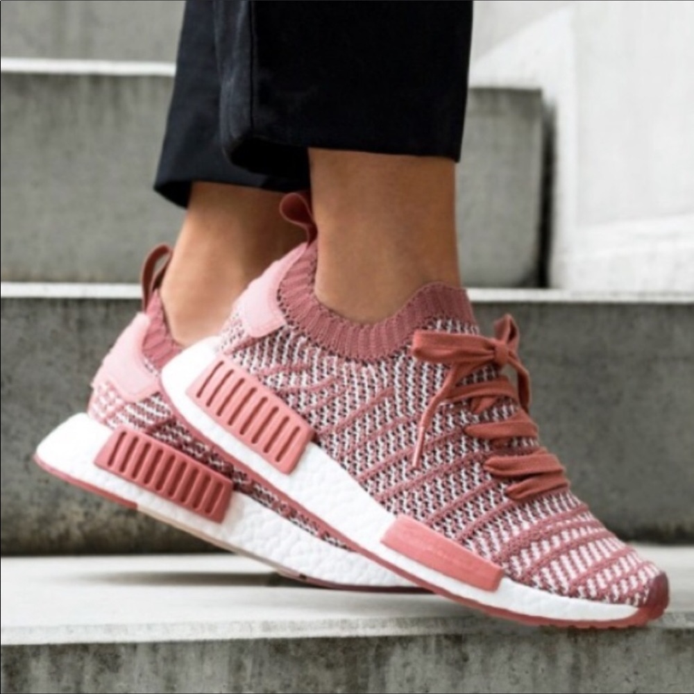 NWT Adidas Boost NMD R1 Primeknit Sneakers Shoes - Picture 1 of 6